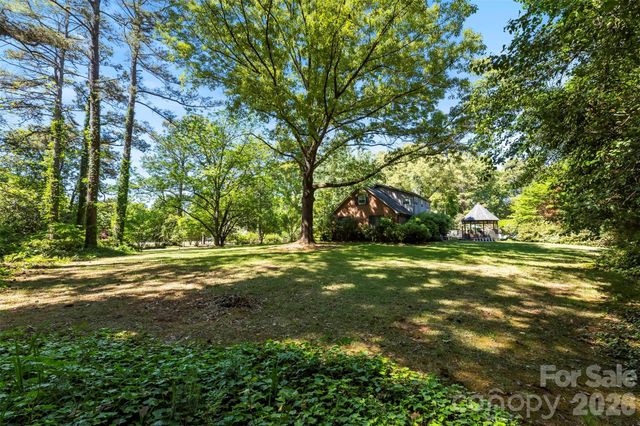 3110 Robinwood Road, Gastonia, NC 28054