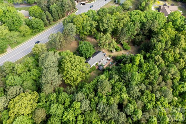3110 Robinwood Road, Gastonia, NC 28054