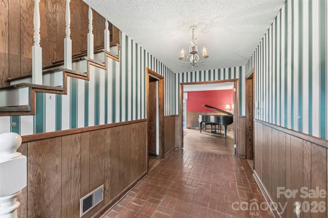 3110 Robinwood Road, Gastonia, NC 28054