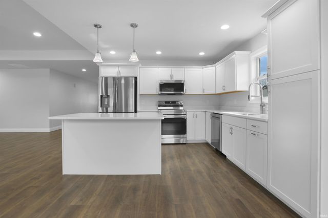 3611 Sand Drive, Newburgh, IN 47630