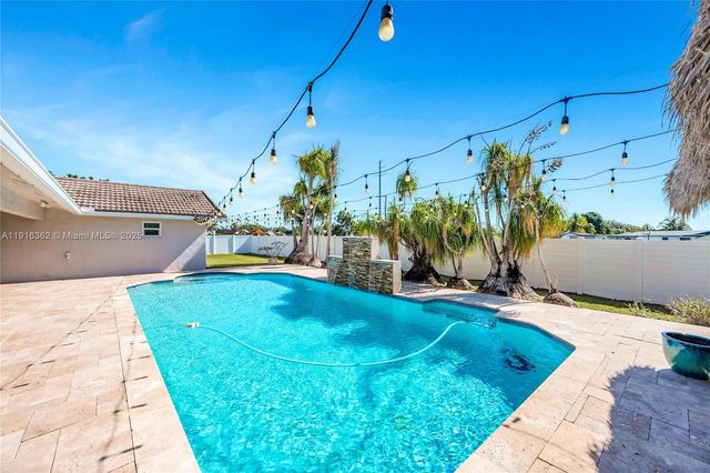 10700 SW 139th Rd, Miami, FL 33176