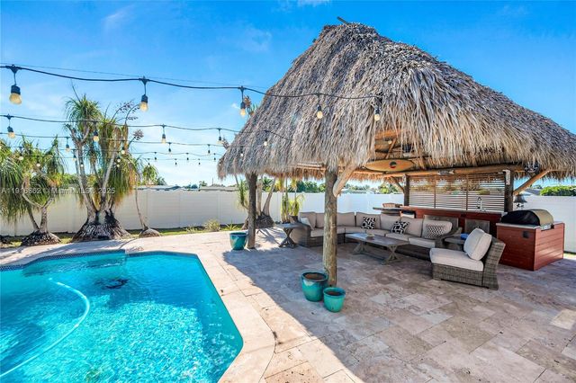 10700 SW 139th Rd, Miami, FL 33176