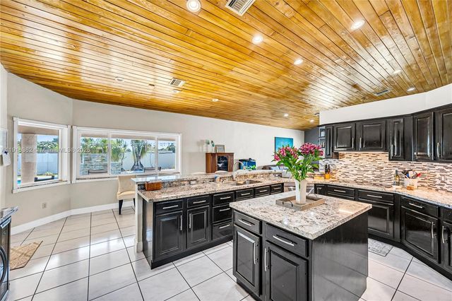 10700 SW 139th Rd, Miami, FL 33176