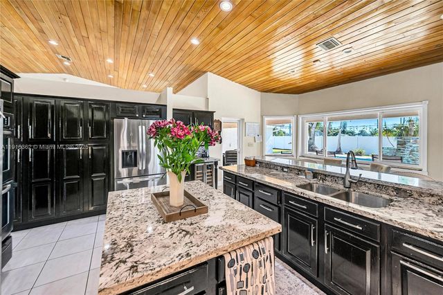 10700 SW 139th Rd, Miami, FL 33176