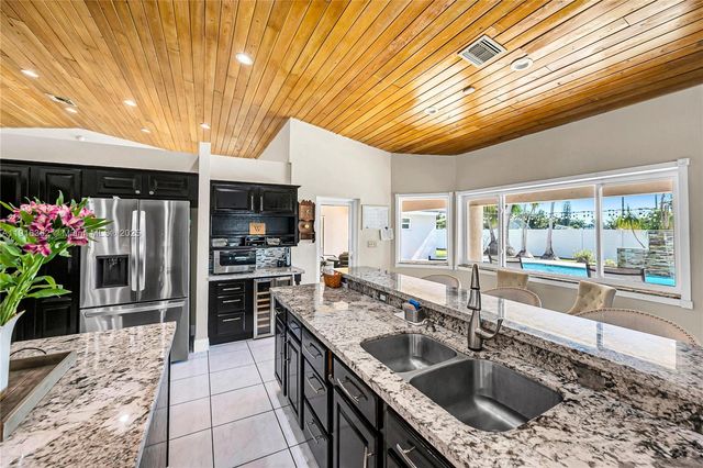 10700 SW 139th Rd, Miami, FL 33176