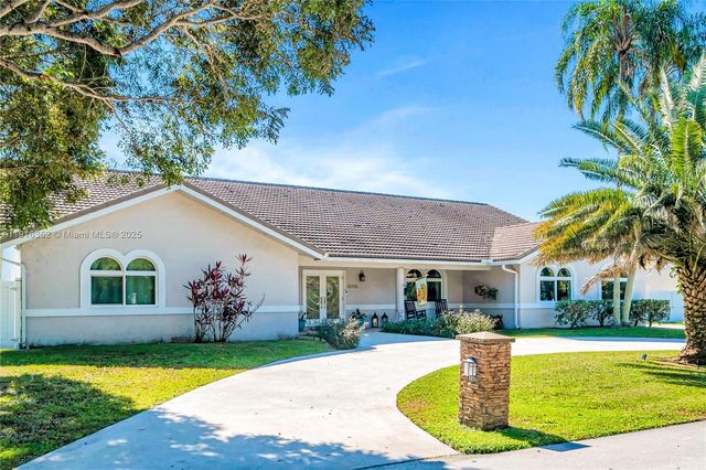 10700 SW 139th Rd, Miami, FL 33176