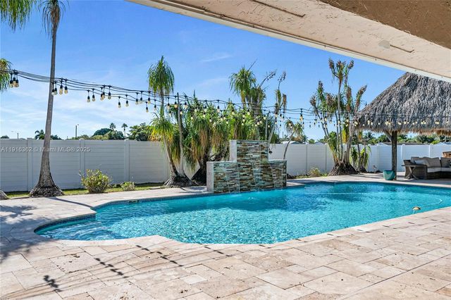 10700 SW 139th Rd, Miami, FL 33176