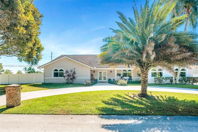 10700 SW 139th Rd, Miami, FL 33176