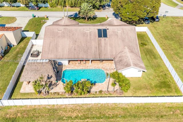 10700 SW 139th Rd, Miami, FL 33176