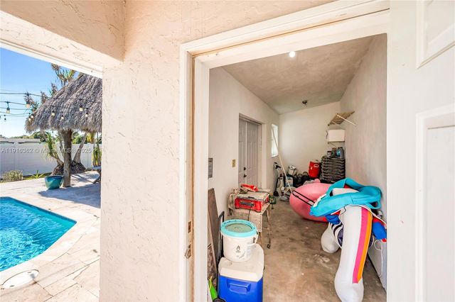 10700 SW 139th Rd, Miami, FL 33176