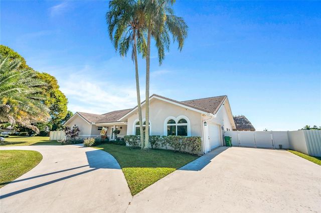 10700 SW 139th Rd, Miami, FL 33176