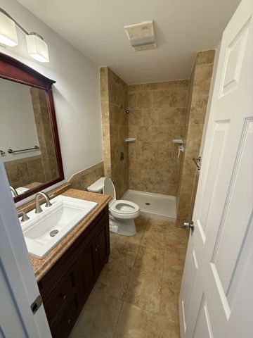 16 Rainbow Pond Dr A1, Walpole, MA 02081