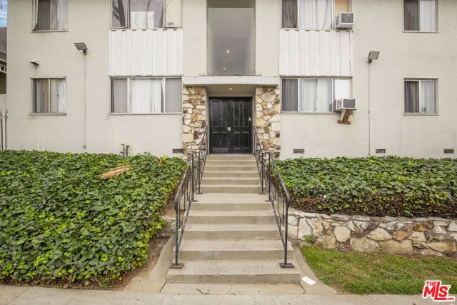 136 S Westlake Avenue, Los Angeles, CA 90057