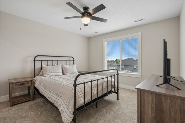 2105 Timberview Drive, Norwalk, IA 50211