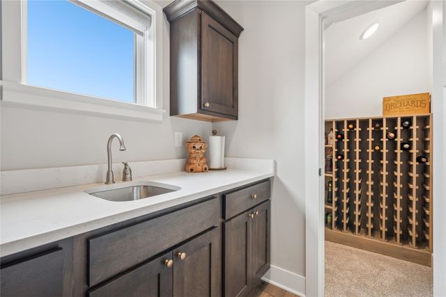 2105 Timberview Drive, Norwalk, IA 50211