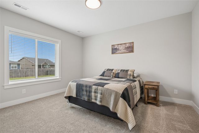 2105 Timberview Drive, Norwalk, IA 50211