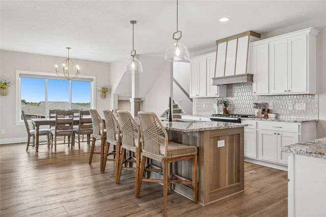 2105 Timberview Drive, Norwalk, IA 50211