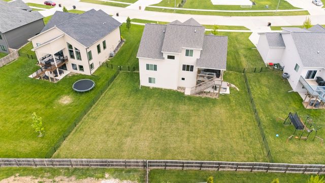 2105 Timberview Drive, Norwalk, IA 50211