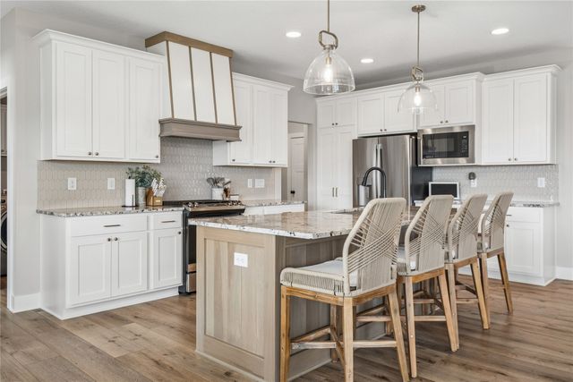 2105 Timberview Drive, Norwalk, IA 50211