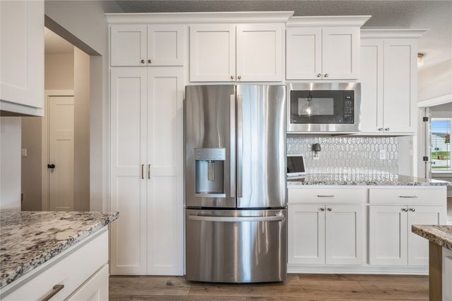 2105 Timberview Drive, Norwalk, IA 50211
