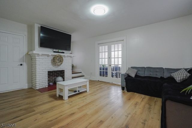 130 Elmwood Ave, East Orange City, NJ 07018