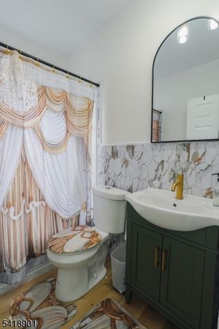 130 Elmwood Ave, East Orange City, NJ 07018