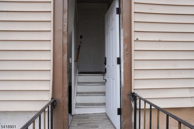 130 Elmwood Ave, East Orange City, NJ 07018