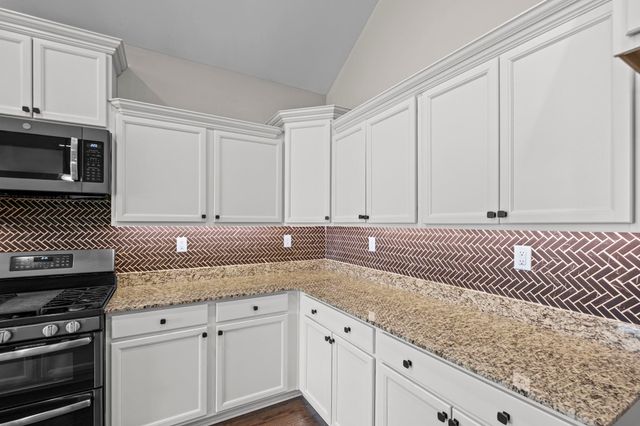 425 OAKRIDGE DR, Oakland, TN 38060