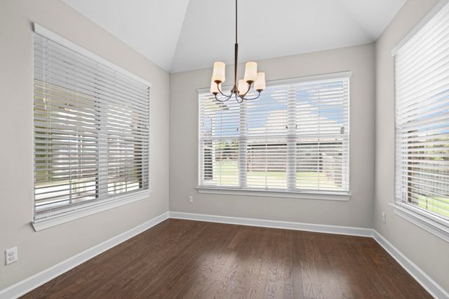 425 OAKRIDGE DR, Oakland, TN 38060