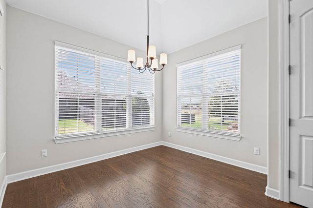 425 OAKRIDGE DR, Oakland, TN 38060