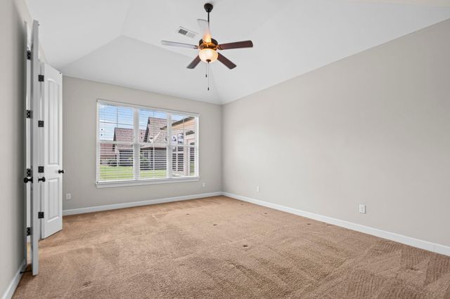 425 OAKRIDGE DR, Oakland, TN 38060