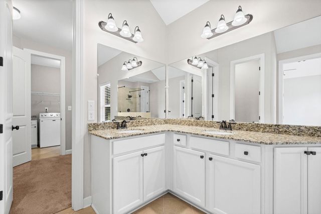 425 OAKRIDGE DR, Oakland, TN 38060