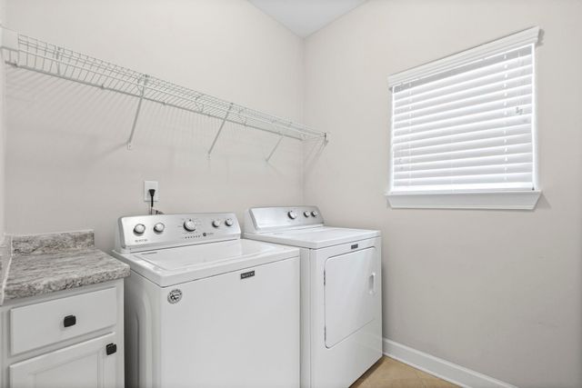 425 OAKRIDGE DR, Oakland, TN 38060