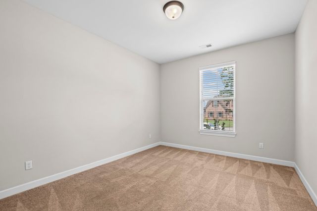 425 OAKRIDGE DR, Oakland, TN 38060