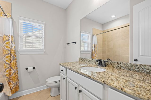 425 OAKRIDGE DR, Oakland, TN 38060