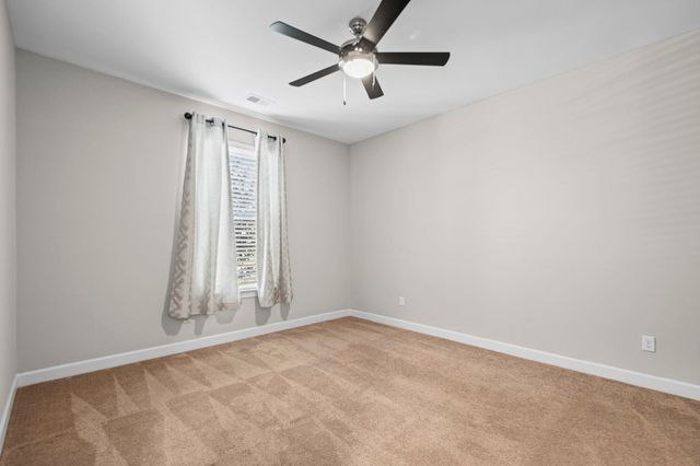 425 OAKRIDGE DR, Oakland, TN 38060