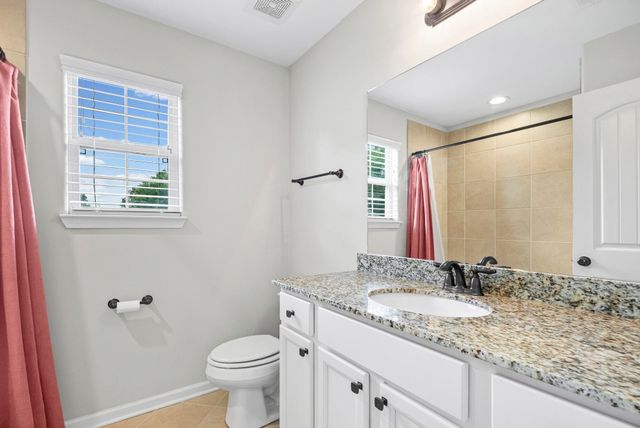 425 OAKRIDGE DR, Oakland, TN 38060