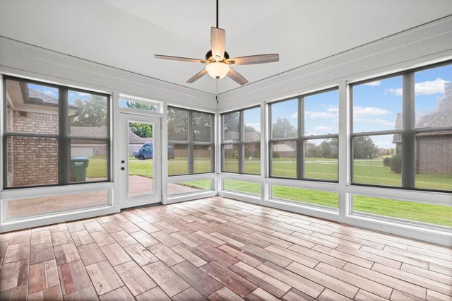425 OAKRIDGE DR, Oakland, TN 38060