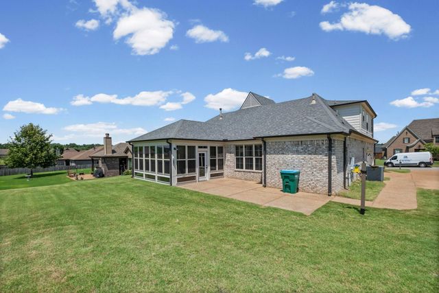 425 OAKRIDGE DR, Oakland, TN 38060