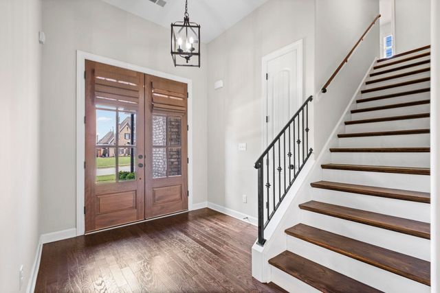 425 OAKRIDGE DR, Oakland, TN 38060