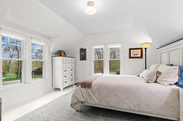 156 S Union Street, Douglas Vllg, MI 49406