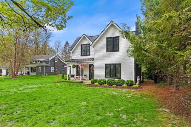 156 S Union Street, Douglas Vllg, MI 49406