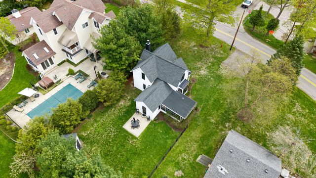 156 S Union Street, Douglas Vllg, MI 49406