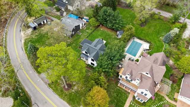 156 S Union Street, Douglas Vllg, MI 49406