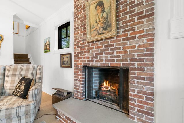 156 S Union Street, Douglas Vllg, MI 49406