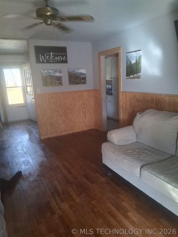 1104 Hilldale Drive, Eufaula, OK 74432