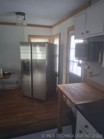 1104 Hilldale Drive, Eufaula, OK 74432