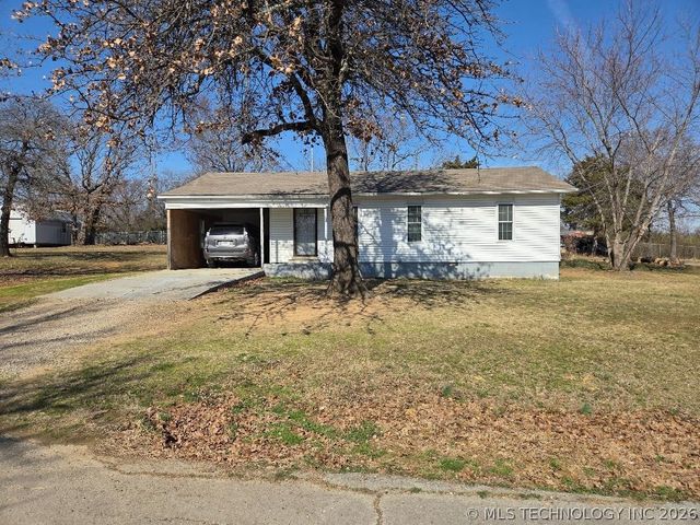 1104 Hilldale Drive, Eufaula, OK 74432