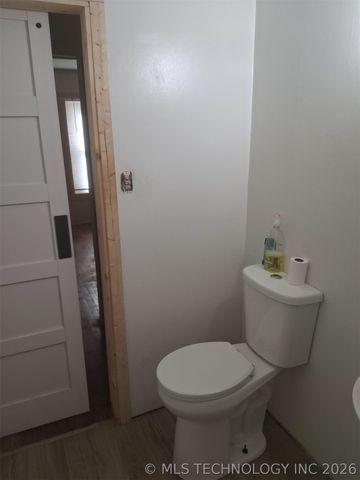 1104 Hilldale Drive, Eufaula, OK 74432