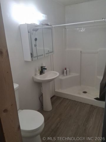 1104 Hilldale Drive, Eufaula, OK 74432